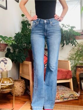 7 For All Mankind Dojo Light Blue Flare Jeans, size 25